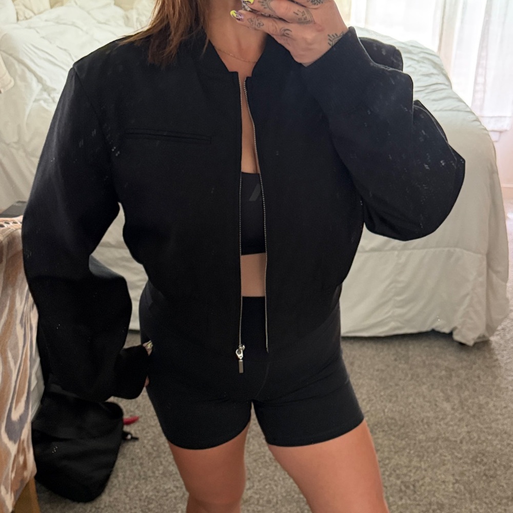 H&M Black Cropped Bomber Jacket - Picture 3 of 8